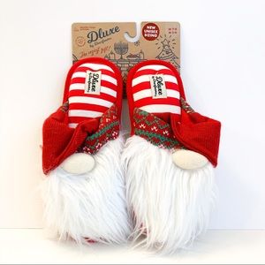 Adorable NWT Santa Slippers